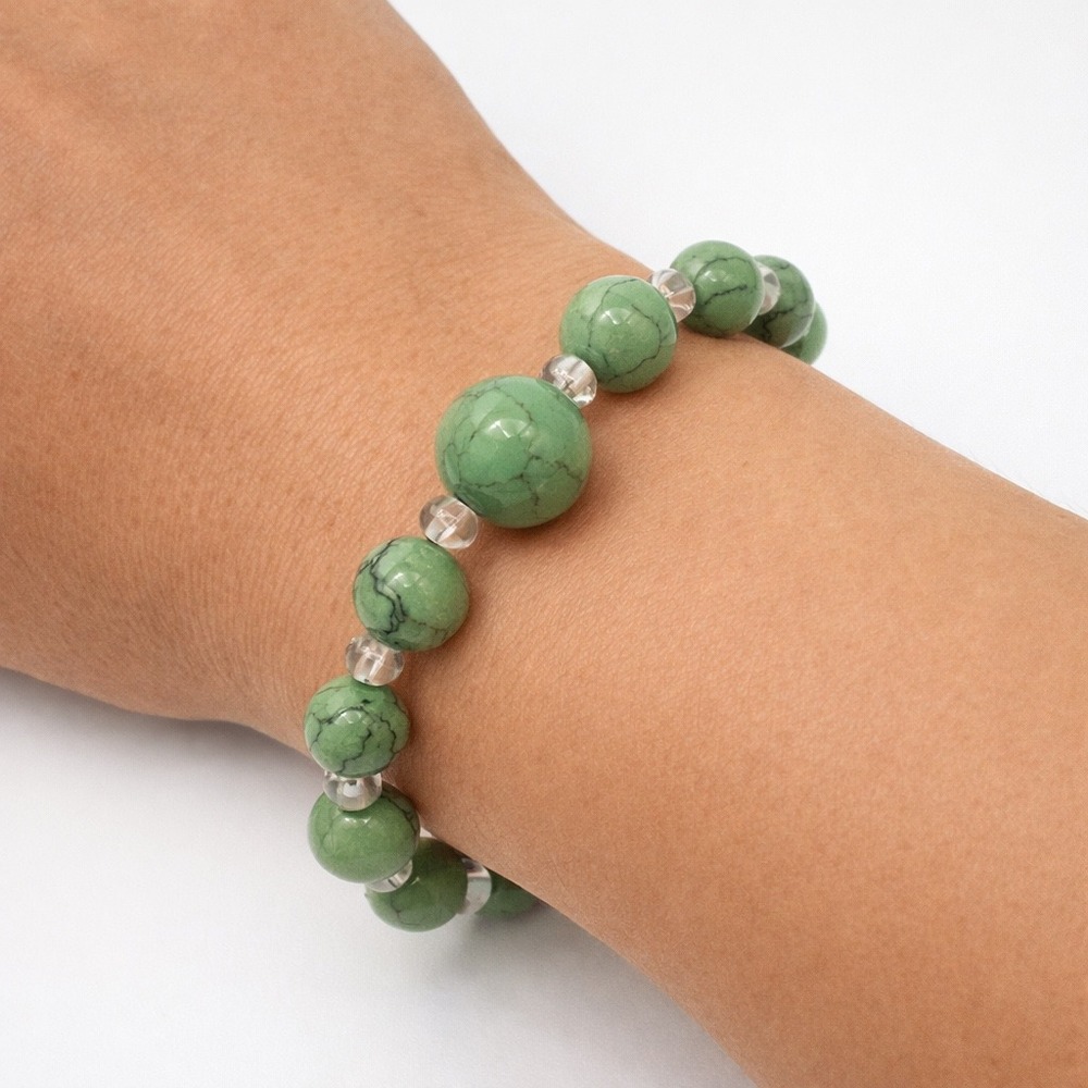 Green Faux Turquoise Beaded Stretch Bracelet Marbled Round Graduated Beads